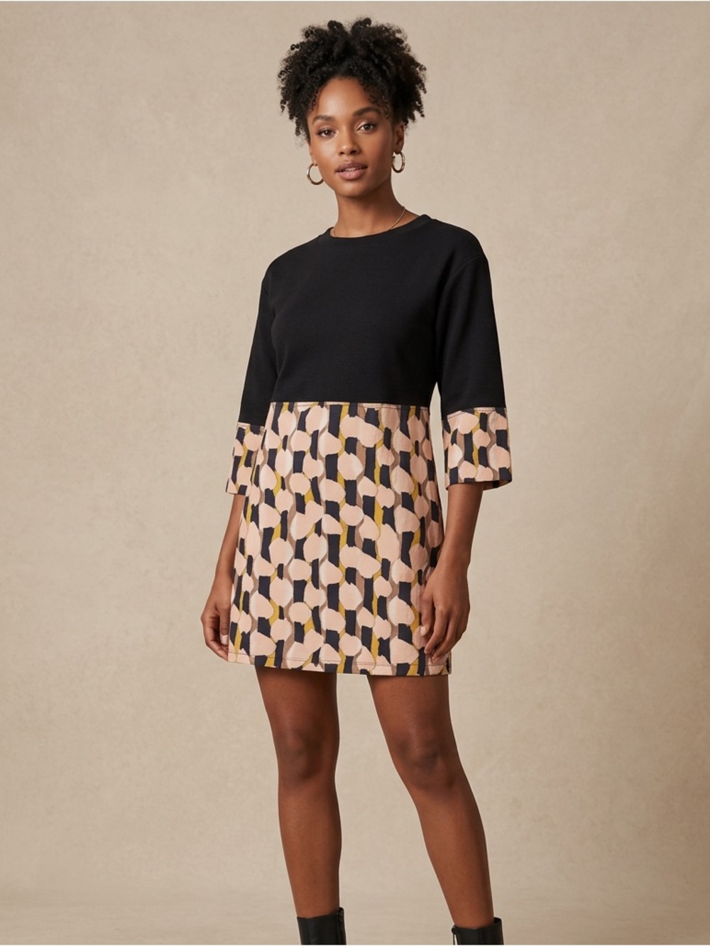 Cos multifabric top with slits on the sleeve and the bottom